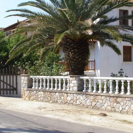 To Ktima Tis Matinas Affittacamere 3*